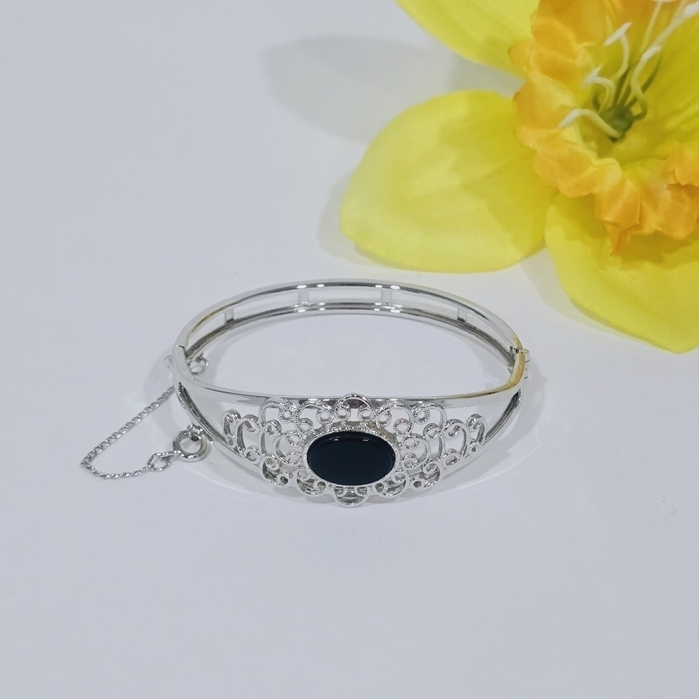 Sarah Coventry VTG Black Onyx Bracelet Silver Tone Elegant Scrolls Classy